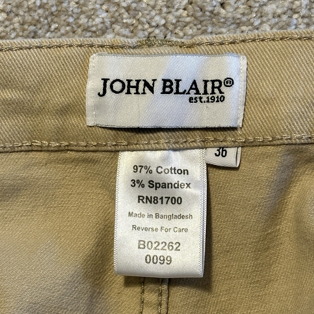 Mens Cargo Shorts Size 36 John Blair Utility Pockets Beige Flat Front Casual 8" - Picture 2 of 7